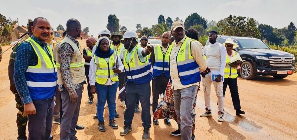 Minister Byamukama Gives Contractor 90 Days to Start Tarmacking on Masaka–Mutukula Highway as Delays Raise Concern Minister Byamukama Gives Contractor 90 Days to Start Tarmacking on Masaka–Mutukula Highway as Delays Raise Concern