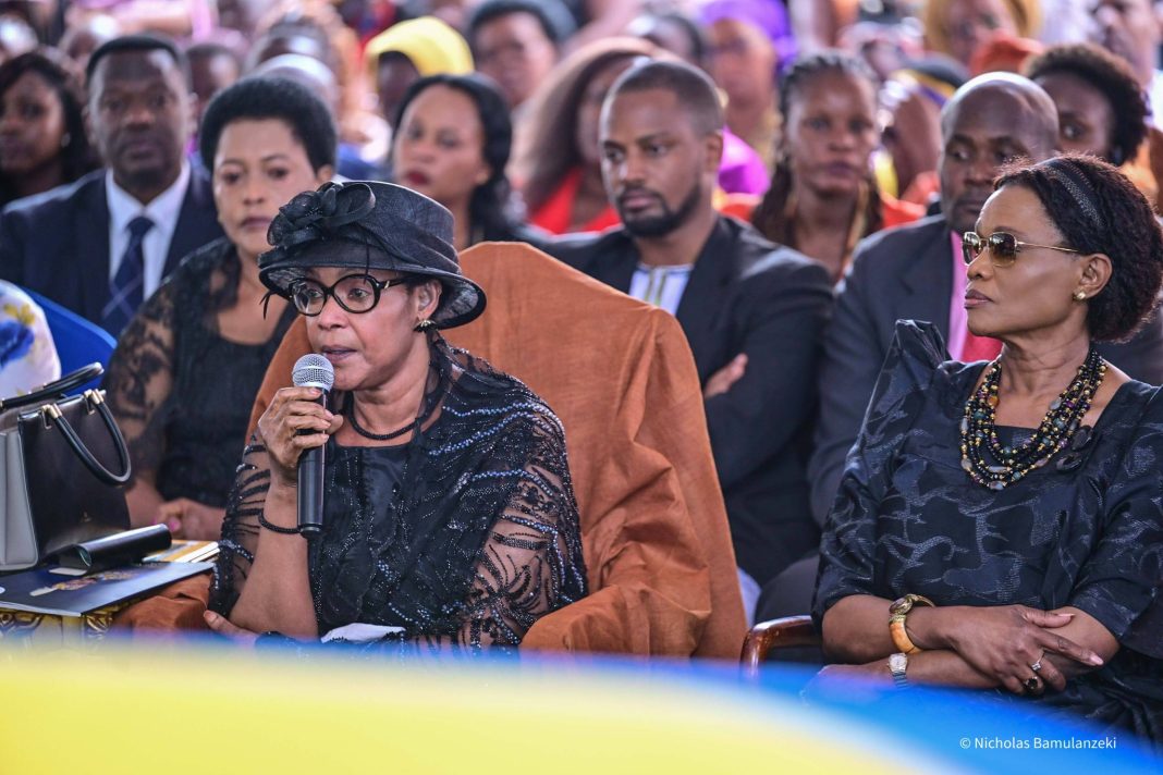 ‘Take Me Instead’: Queen Mother Kemigisa’s Heartbreaking Farewell to King Oyo ‘Take Me Instead’: Queen Mother Kemigisa’s Heartbreaking Farewell to King Oyo