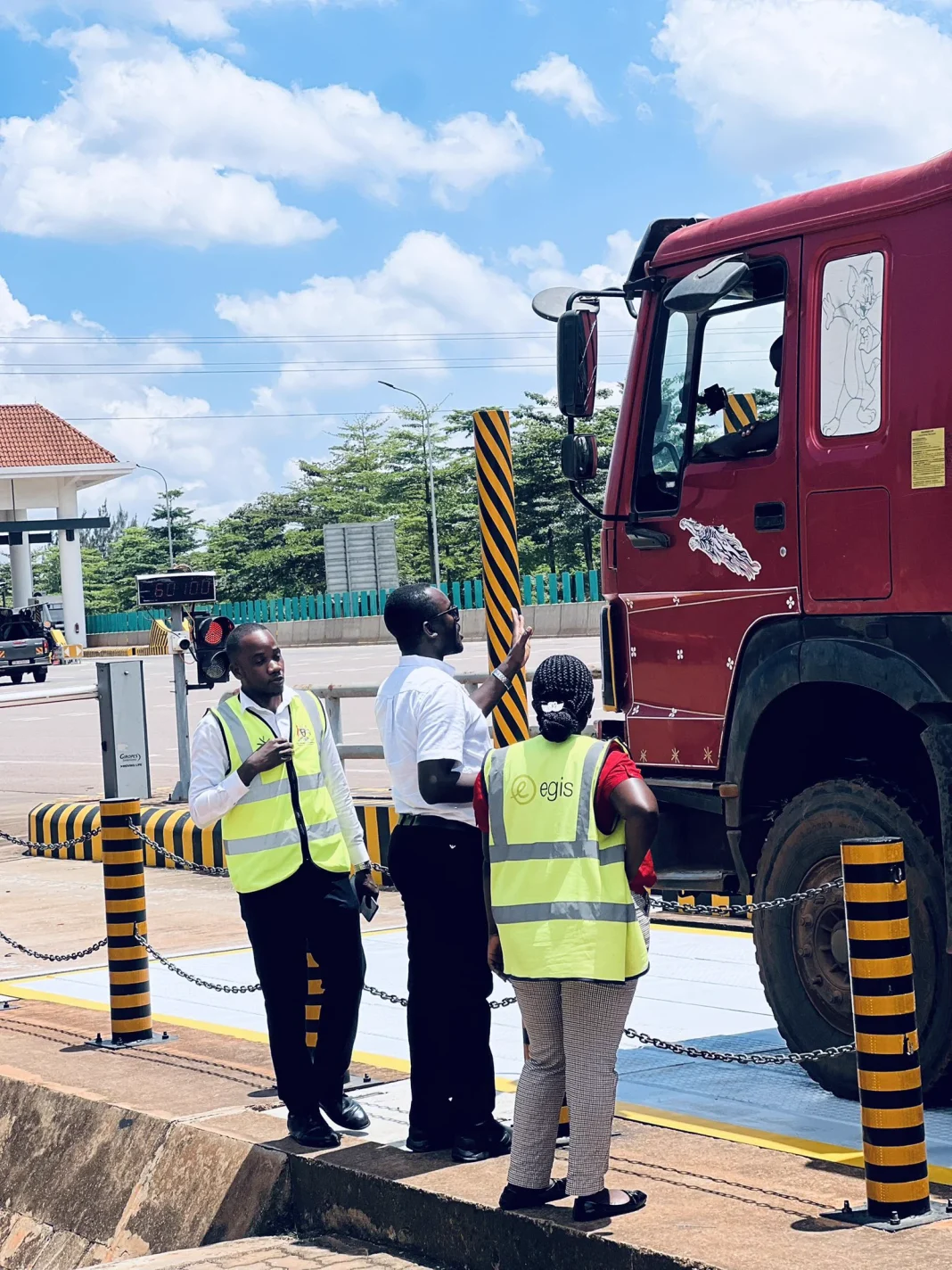 Weighbridge Operations Begin on Kampala-Entebbe Expressway Weighbridge Operations Begin on Kampala-Entebbe Expressway